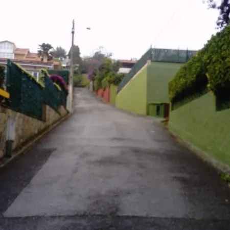 Calle Quinta, 3 *
